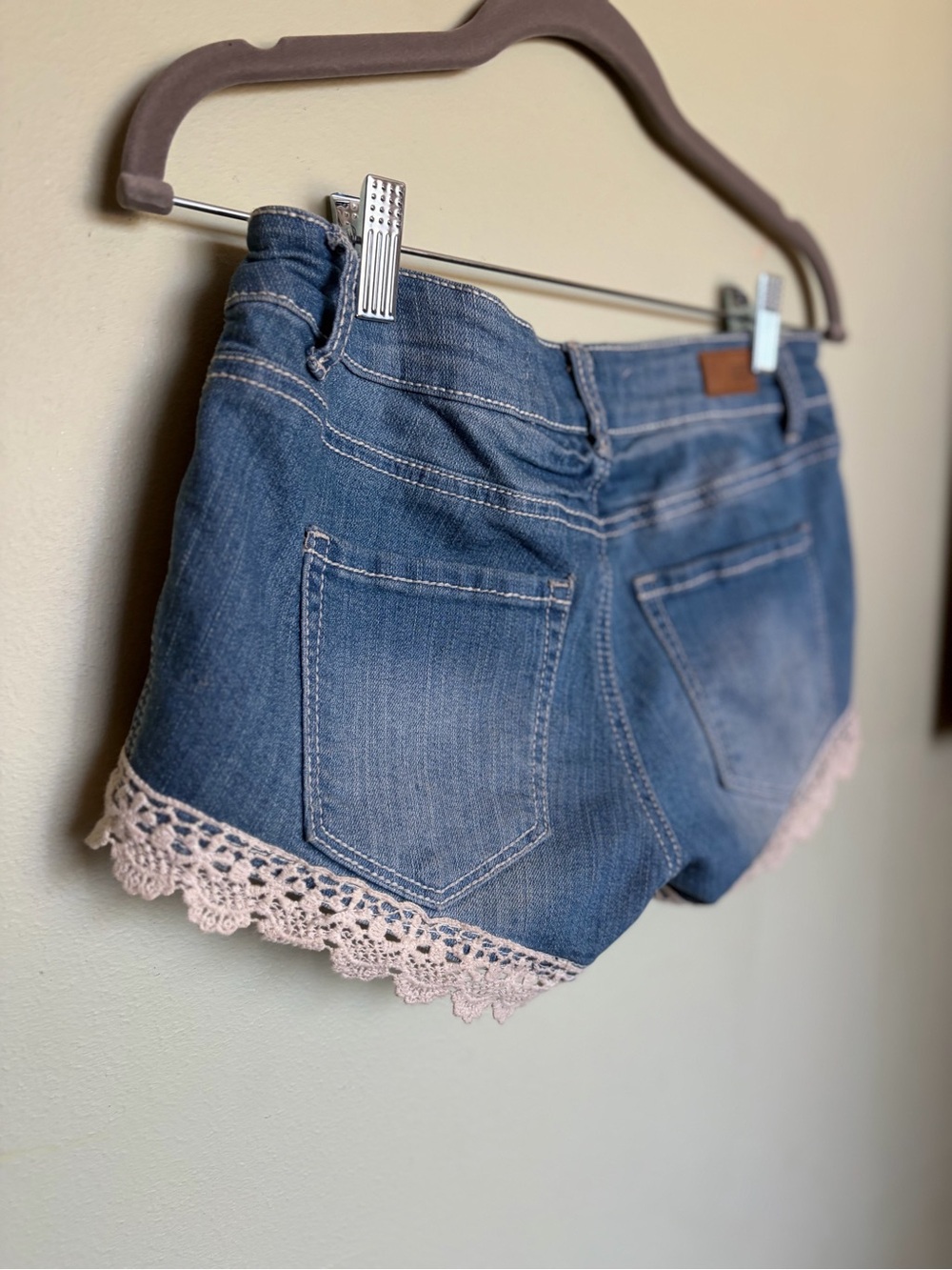 RSQ Denim Lace Boho Cali Crochet Hot Shorts Size 5 Country Cowgirl Beach Coastal - Picture 11 of 16